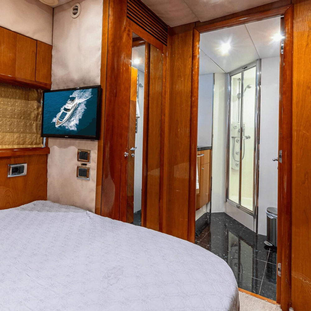 82' Sunseeker Manhattan "J&J" - ZEUS XI - Luxury Yachts