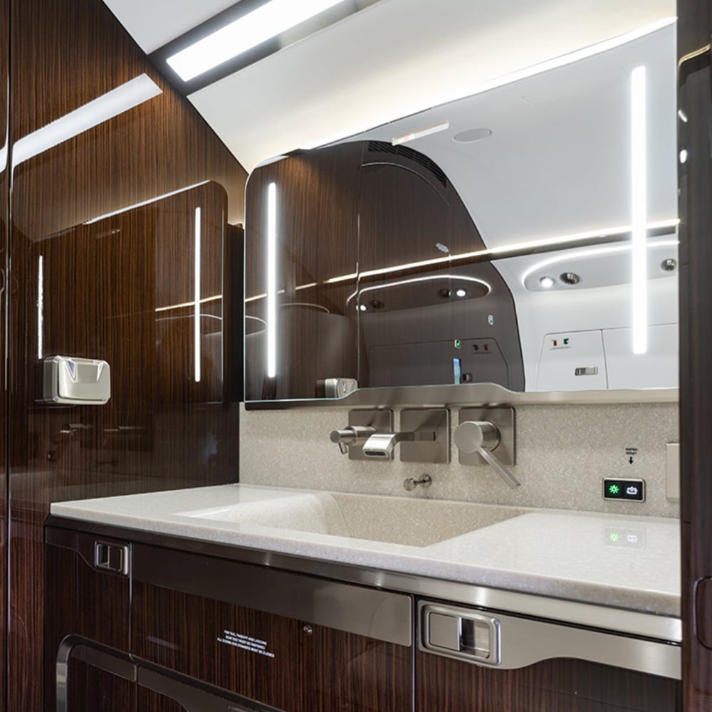 Challenger 350 - ZEUS XI - Private Jet