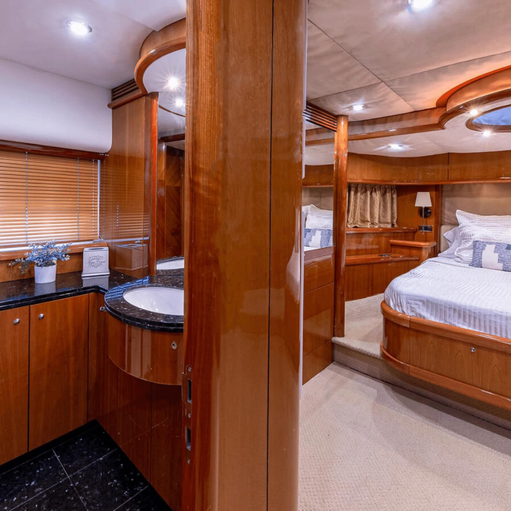 82' Sunseeker Manhattan "J&J" - ZEUS XI - Luxury Yachts