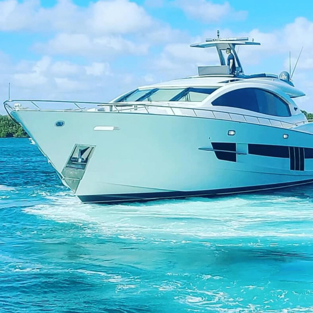 92' Lazzara - ZEUS XI - Luxury Yachts