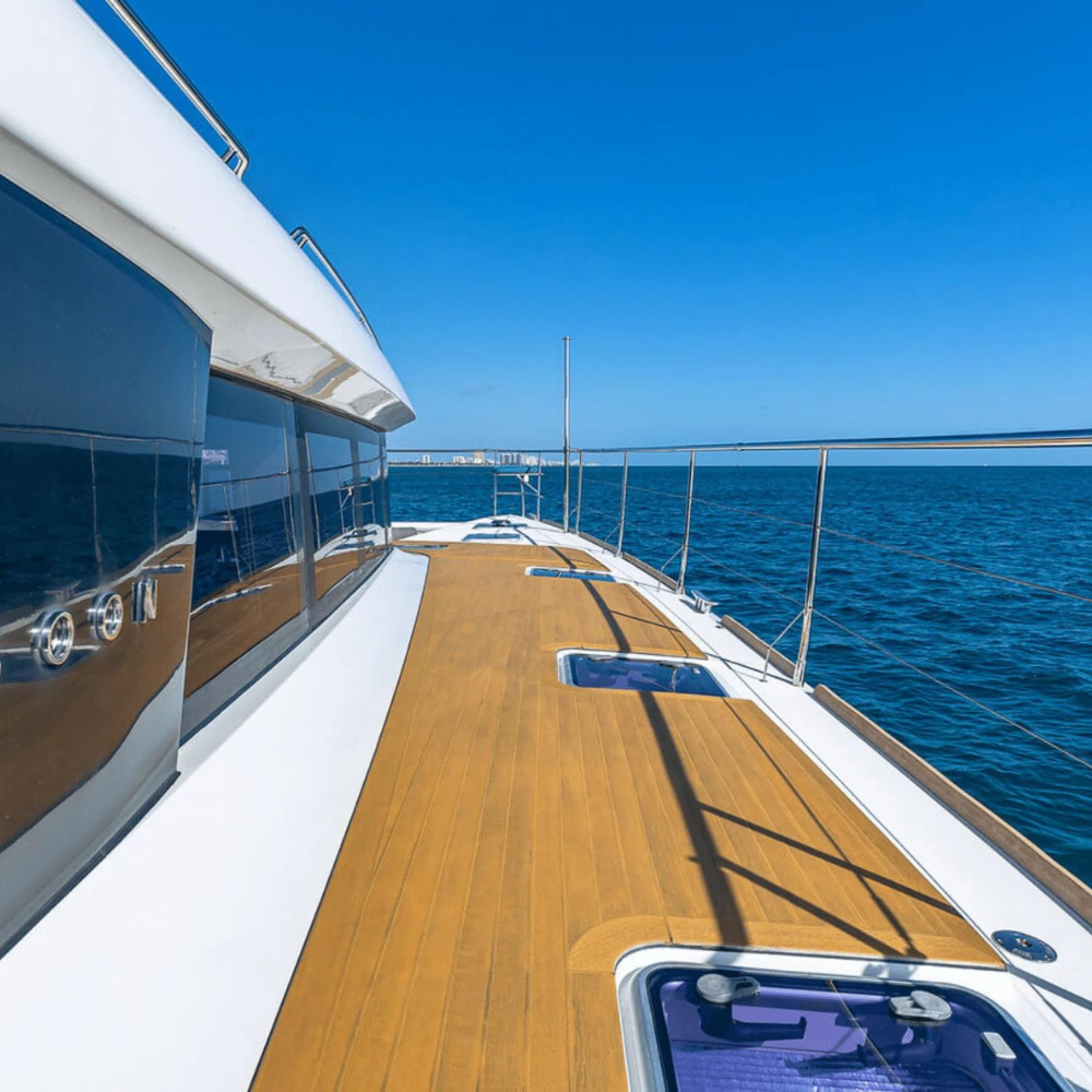 63' Lagoon Power Catamaran - ZEUS XI - Luxury Yachts