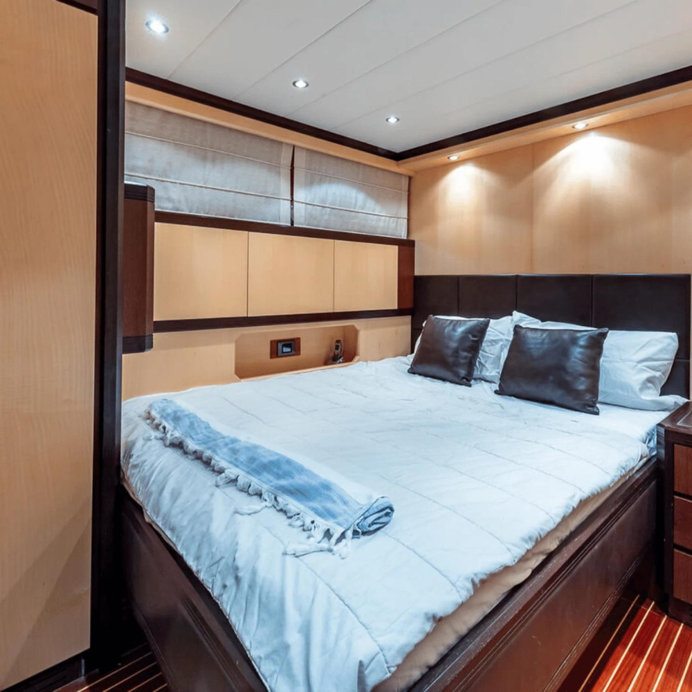 72' Mangusta "M3" - ZEUS XI - Luxury Yachts