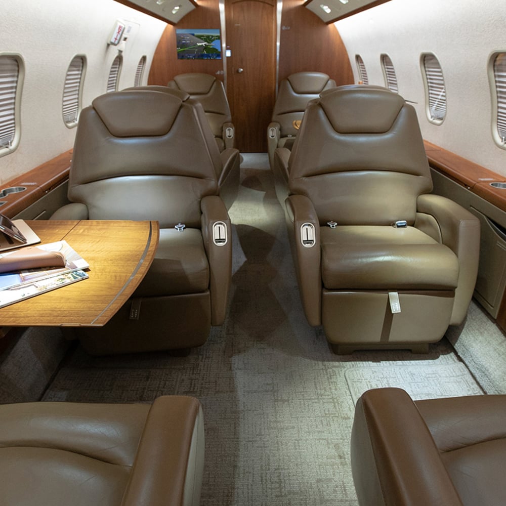 Challenger 300 - ZEUS XI - Private Jet