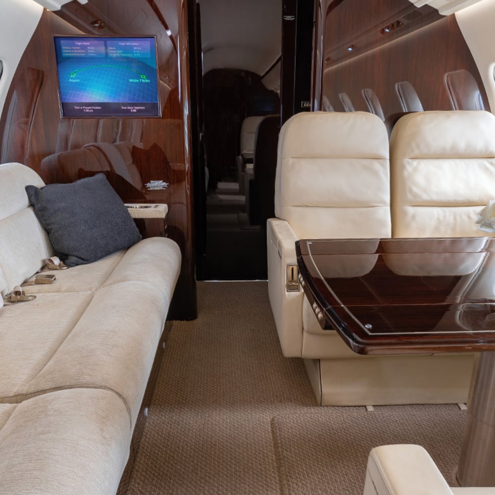 Challenger 605 - ZEUS XI - Private Jet