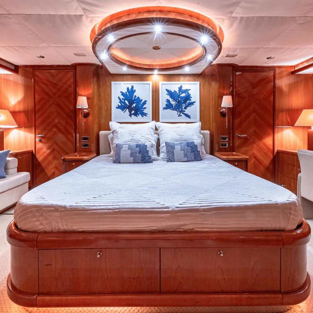 82' Sunseeker Manhattan "J&J" - ZEUS XI - Luxury Yachts